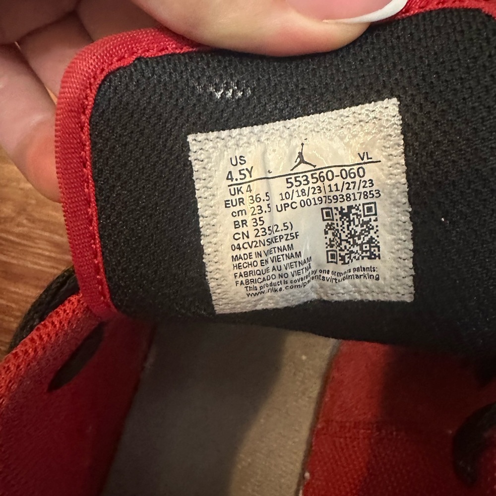 Nike Black and Red Athletic Shoes - Picture 9 of 9